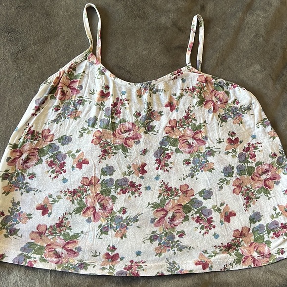Two Jr’s Floral Tops - Picture 3 of 4